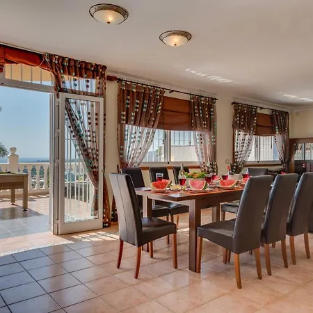 Conde I Villa Costa Adeje (Tenerife)